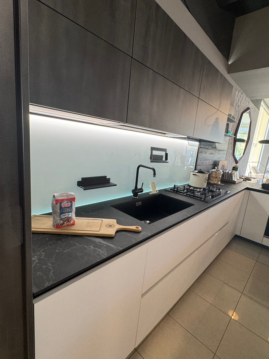 CUCINA A FERRO DI CAVALLO