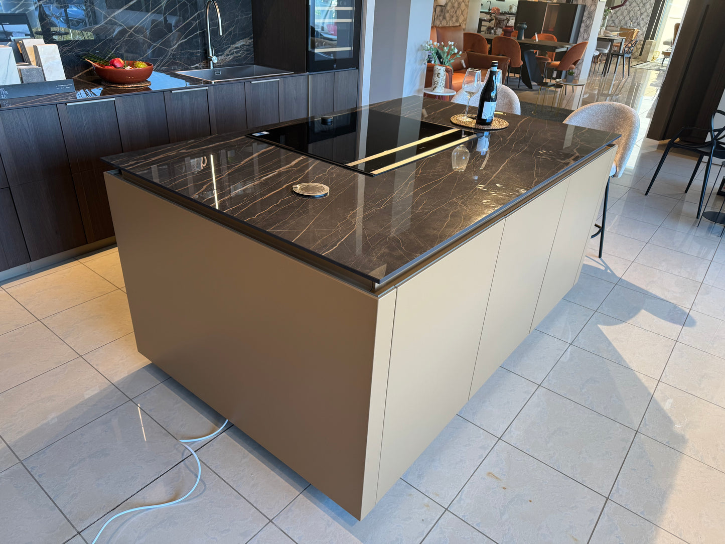 CUCINA CON ISOLA VALDESIGN