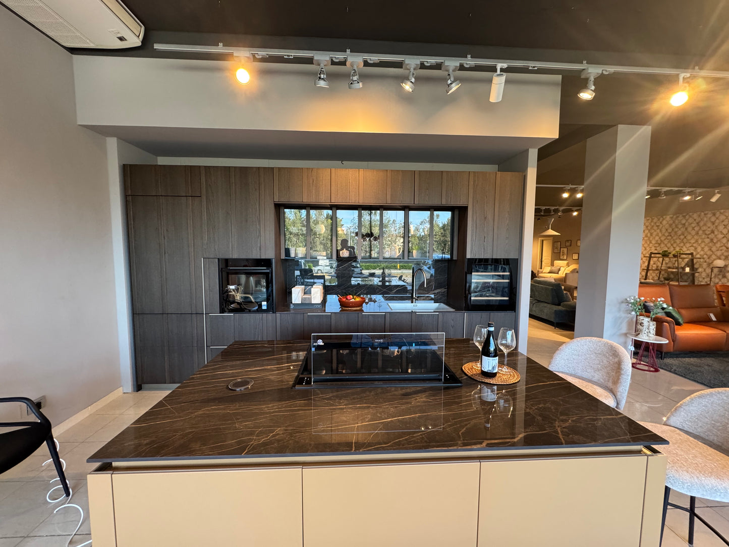 CUCINA CON ISOLA VALDESIGN